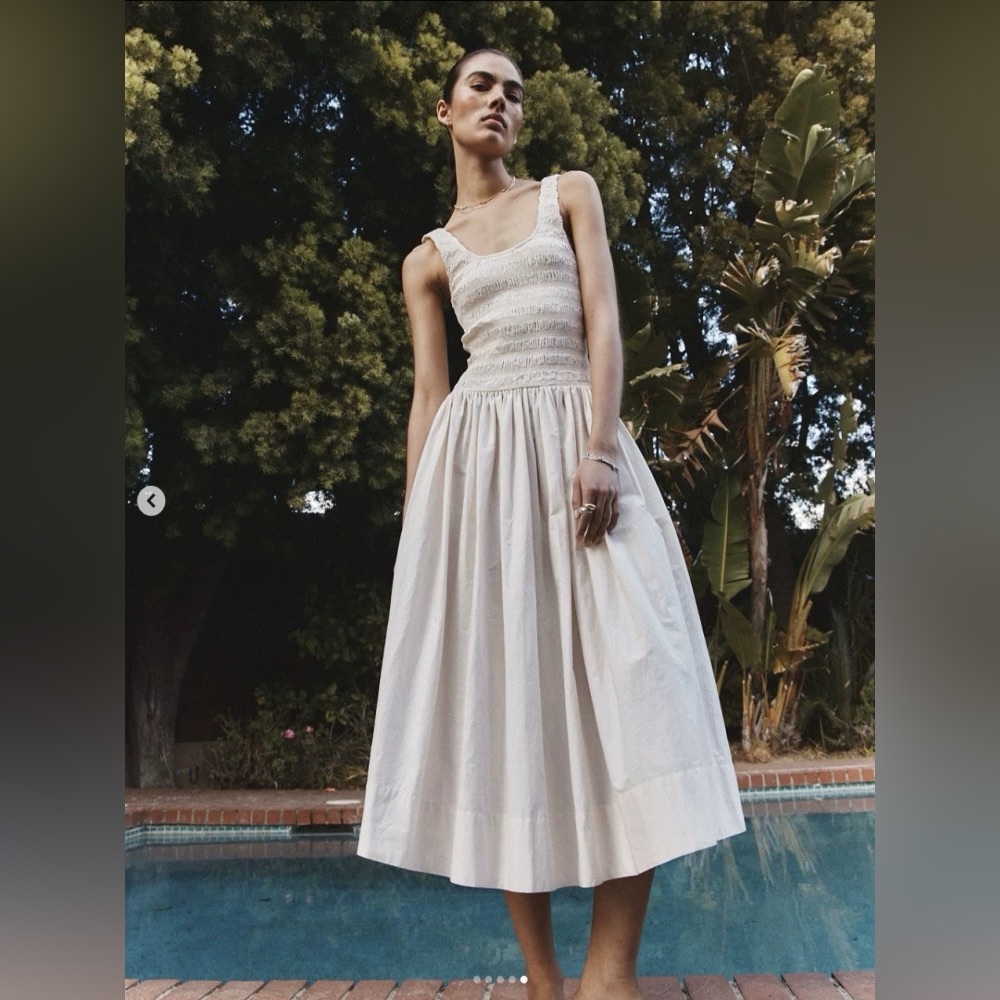 Pistola ALESSIA DRESS SHELL ,S ,
Elegant White Sleeveless Dress